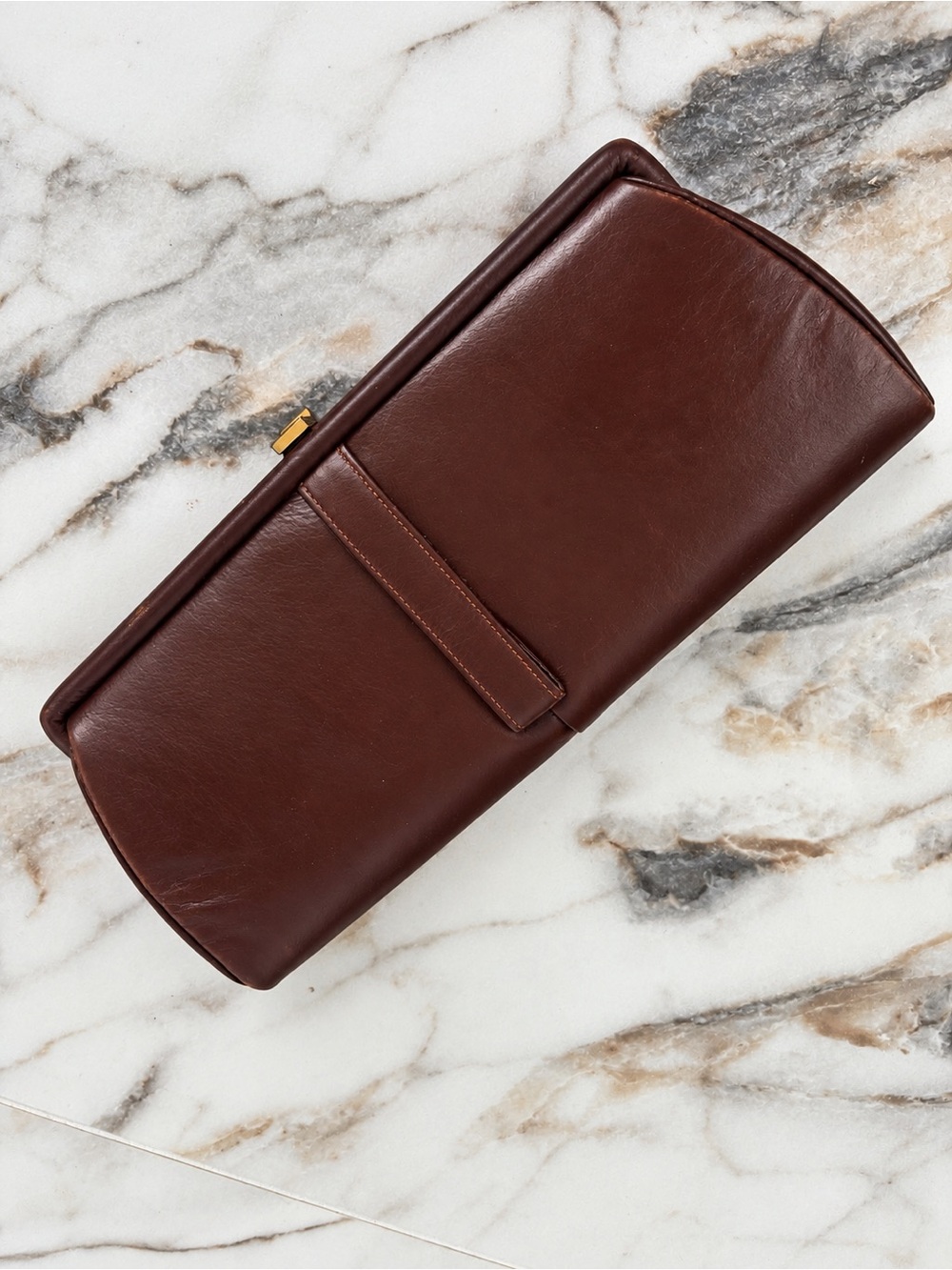 Vintage Chocolate Brown Leather Clutch – Gold-Tone Hardware – Timeless